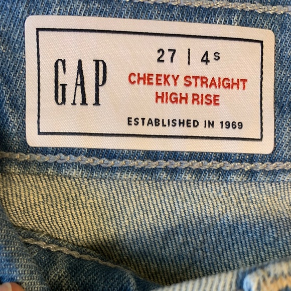 Gap Cheeky Straight sz27 short - Picture 2 of 4